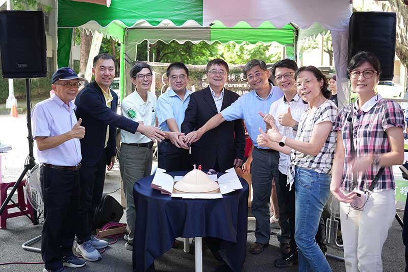 落實大學的社會責任興大有機農夫市集歡慶18週年集結60個農場展售