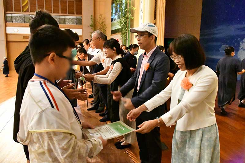 感恩師長、父母 相信自己臺中1788學子獲慈濟新芽獎學金