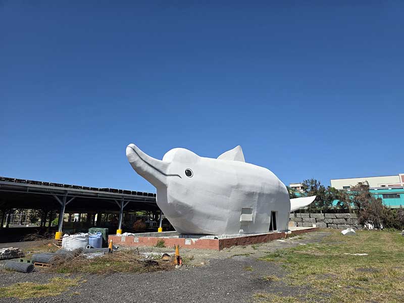 台灣護聖宮玻璃媽祖廟 柬埔寨台商林家民有感聖母德澤捐助花崗石20個貨櫃