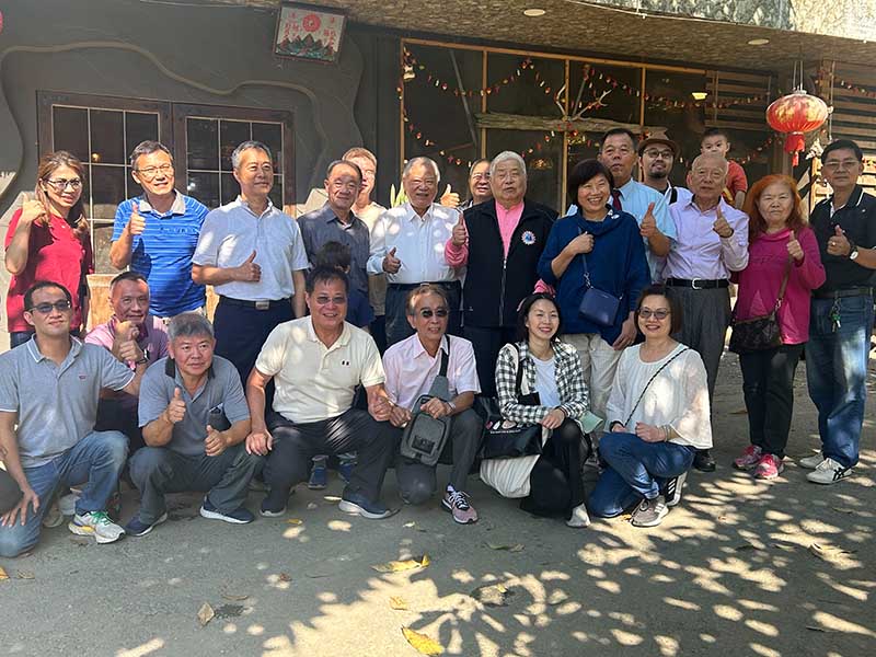 因應美國川普總統推出嚴峻關稅    玻璃同業齊聚國姓鄉南港村有機農場  共商對策