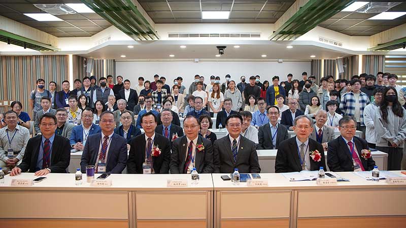 興大主辦   (聚焦智慧應用與產學合作 2025智慧科技與大數據論壇)